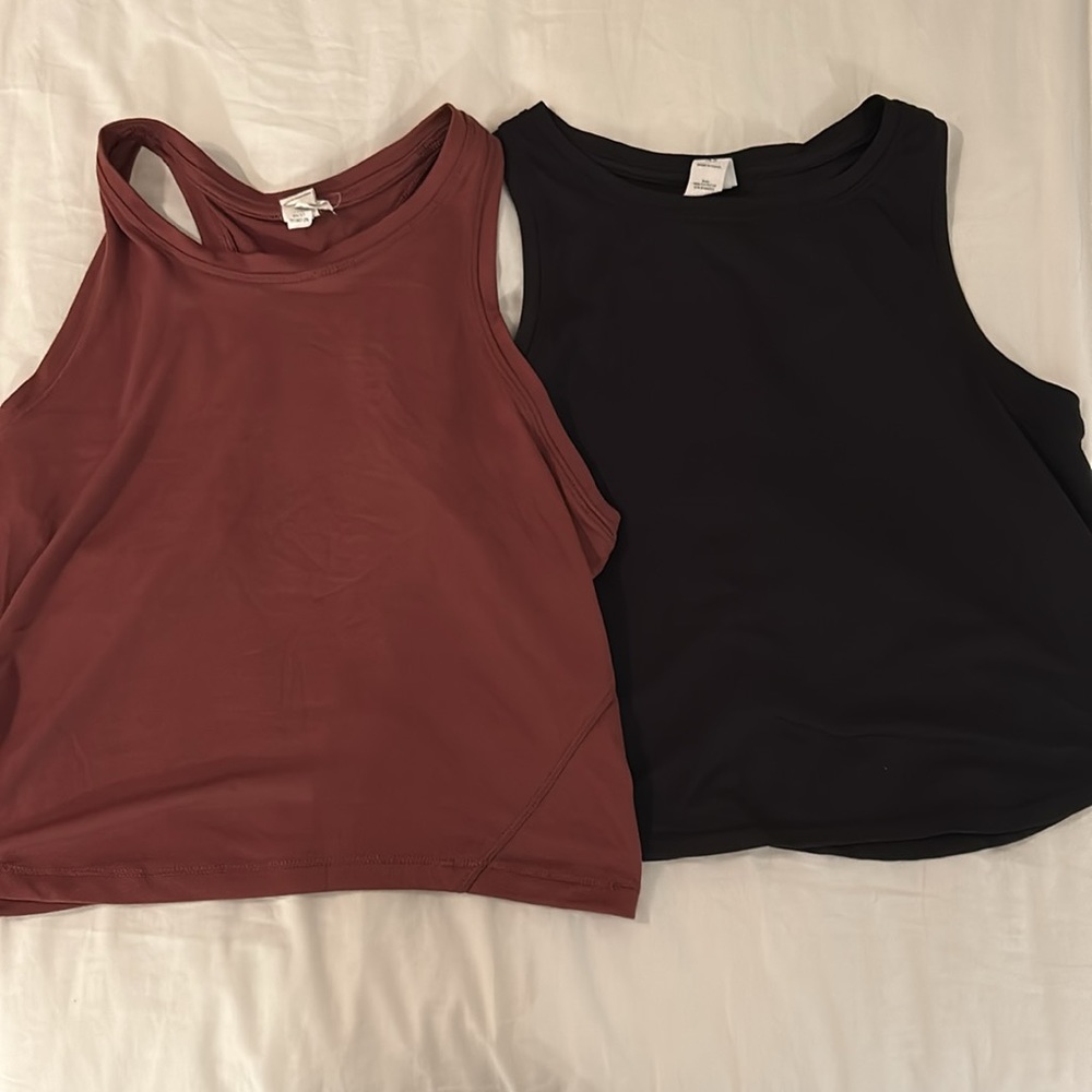 Cropped halter neck tank top, like new, 2 for the price of one! Size XS and S